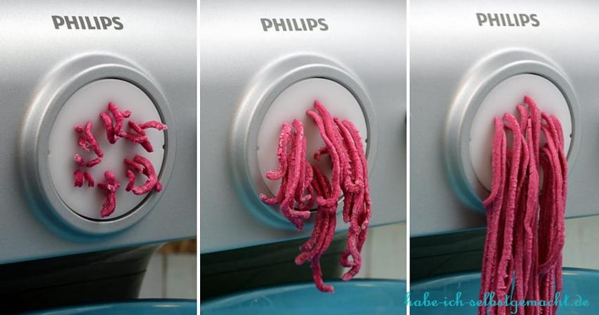 Test Philips Pastamaker - Nudeln werden durch die Form gepresst