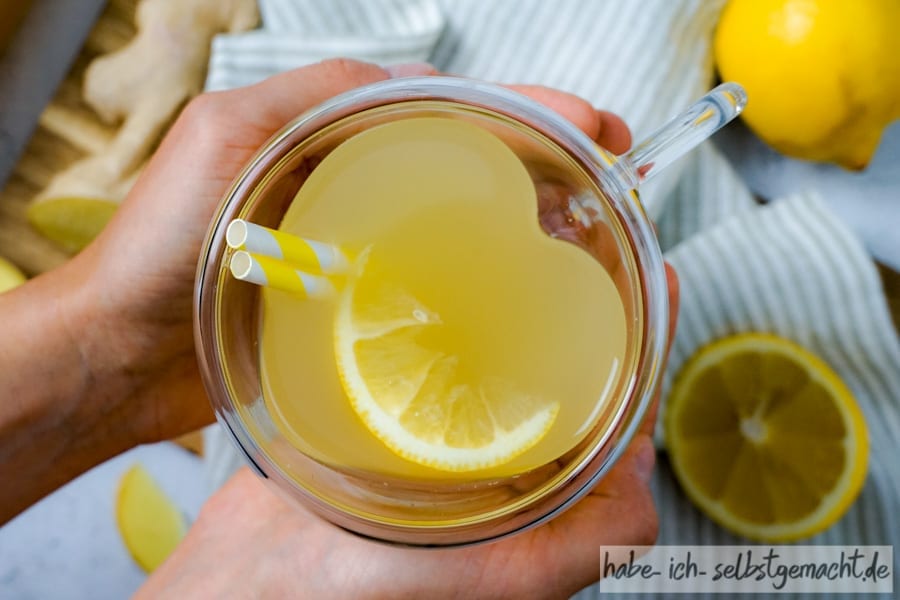 Frischer Erkältungstee aus Ingwer-Zitronen Sirup