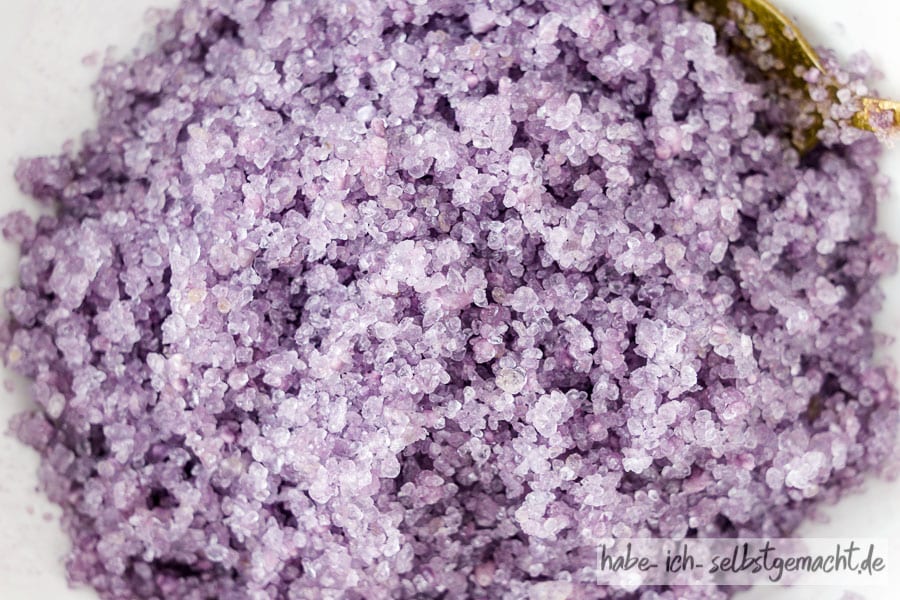 Lavendel Badesalz - lila eingefärbt