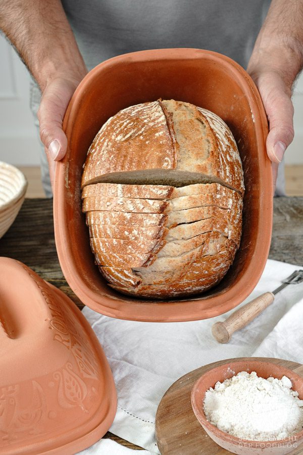Einfach Brotbacken im Römertopf