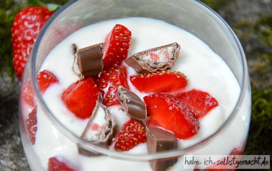 Leichtes Erdbeer-Yogurette Dessert