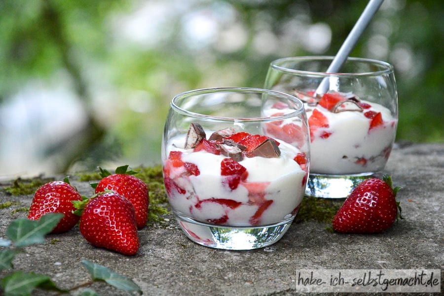 Sommerliches Erdbeer-Yogurette Dessert