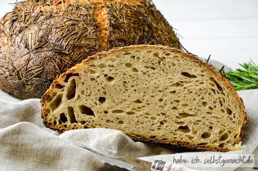 Rosmarin Sauerteig Brot