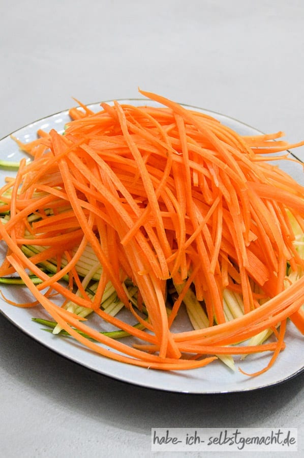 Zoodles und Karotten Spaghetti