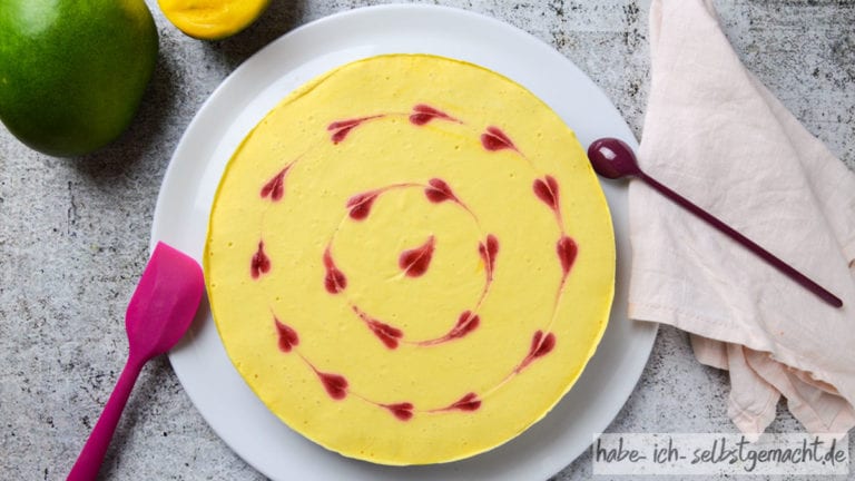 No Bake Mango Torte mit Herzen (Valentinstag, Muttertag)