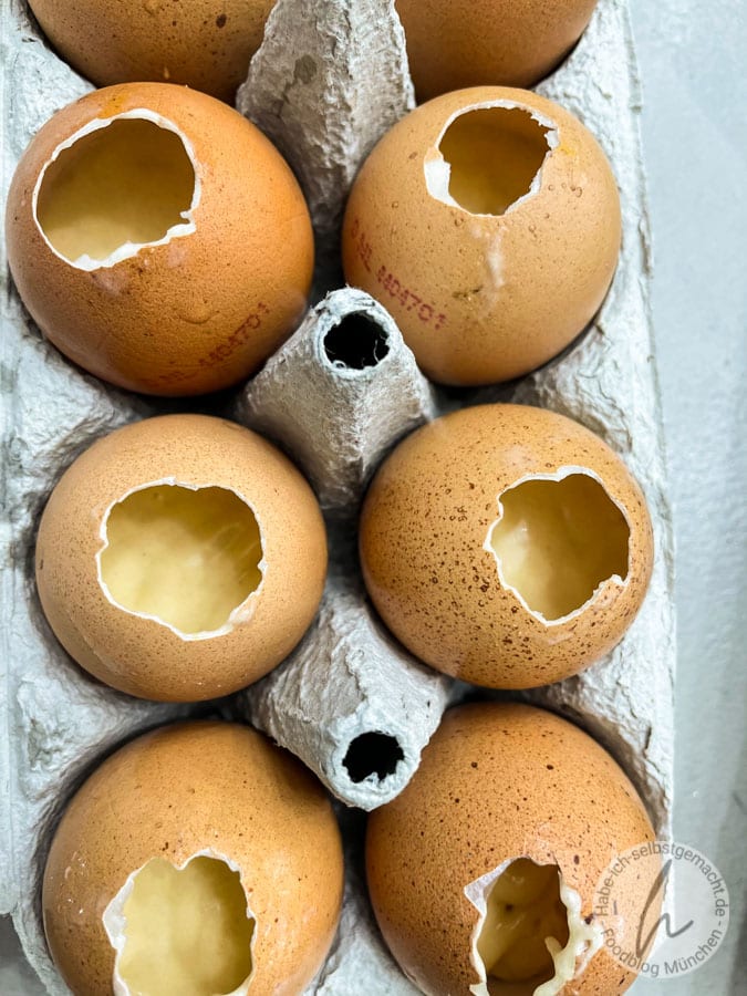 Eier mit Teig