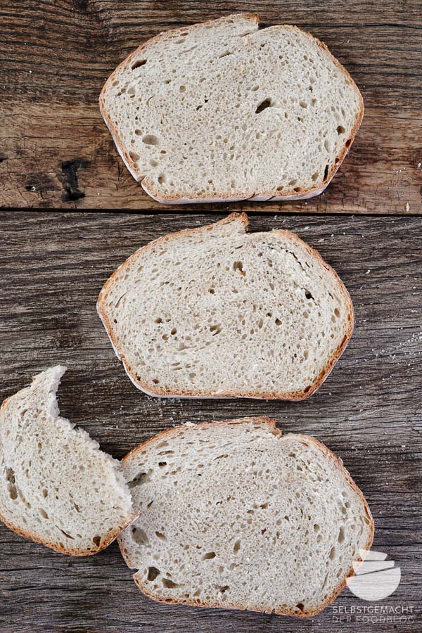 Einfaches Brot aus dem Römertopf