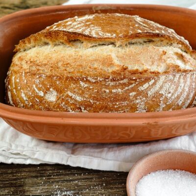 Brot #112 – Einfaches Sauerteigbrot aus dem Römertopf