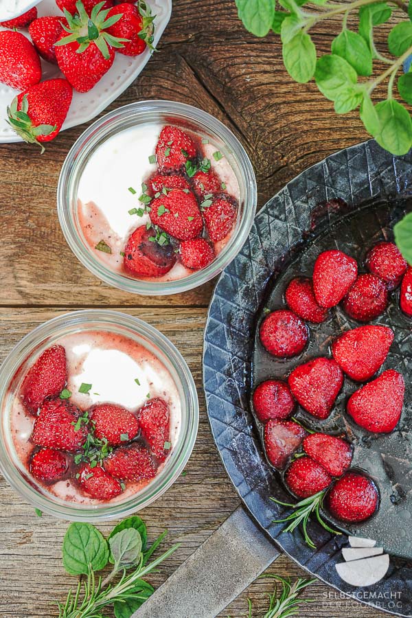 Quark-Dessert mit Erdbeeren