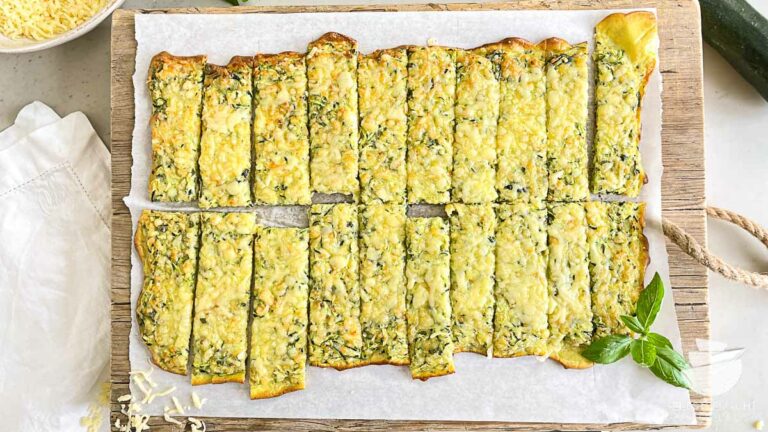 Low Carb Pizzasticks mit Zucchini als Fingerfood