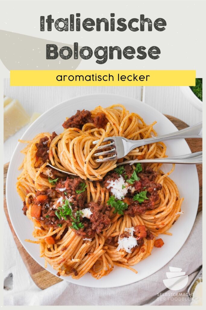 Nudeln mit Sauce Bolognese
