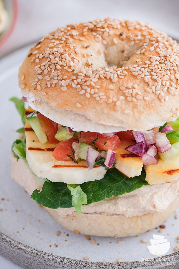 Bagels belegen: Rezept für leckere vegetarische Sandwiches bzw. Veggie Burger
