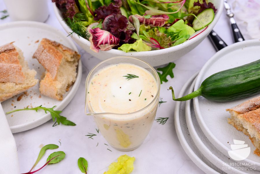 Leichtes schnelles Joghurt Salat Dressing