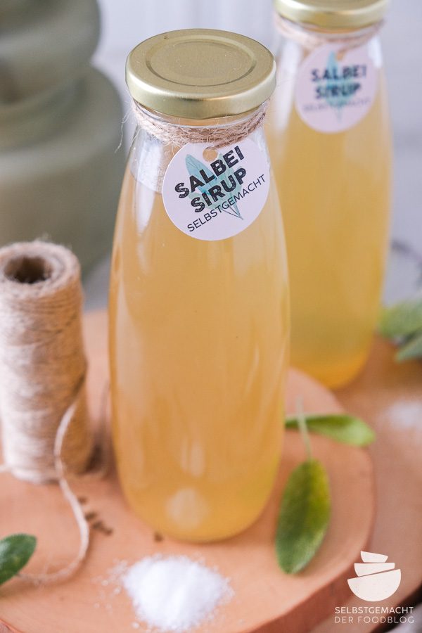 Salbeisirup mit Honig und Zitrone