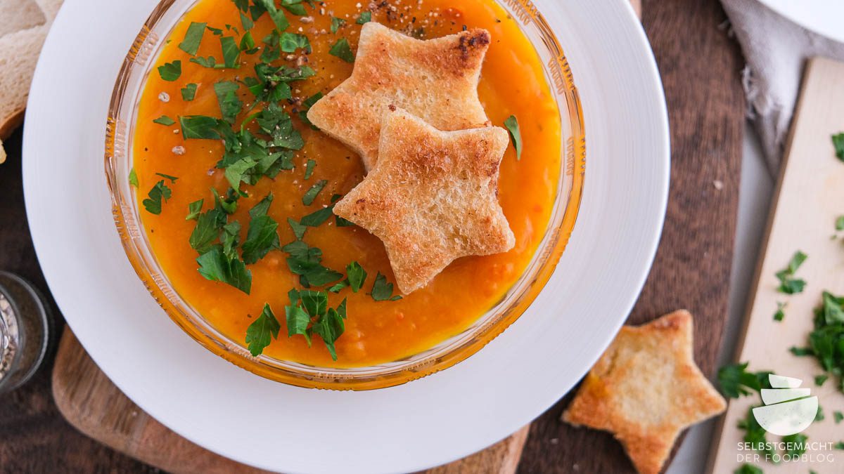 Stern Croûtons für Suppen als weihnachtliche Vorspeise