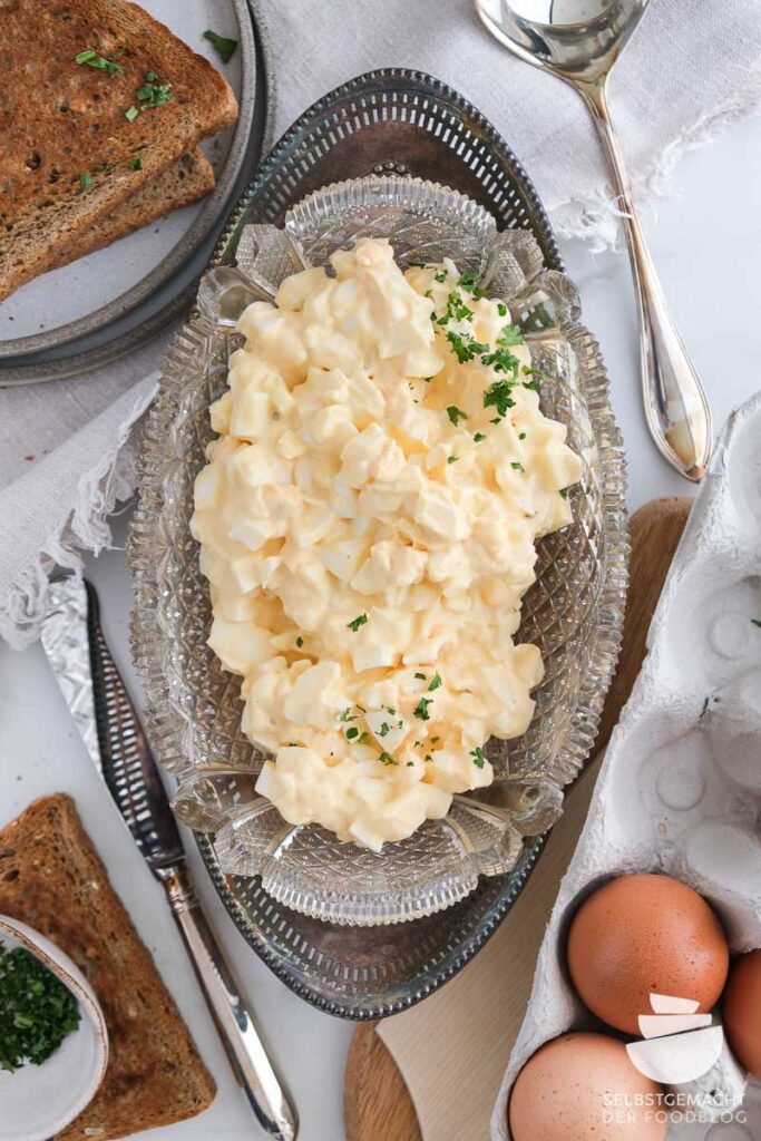 Klassischer Eiersalat mit Mayo