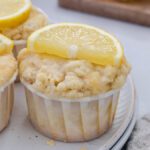 Einfache Zitronenmuffins mit Joghurt und Streuseln